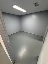 915 N Nolan River Rd, Cleburne, TX à louer Photo intérieure– Image 2 sur 17