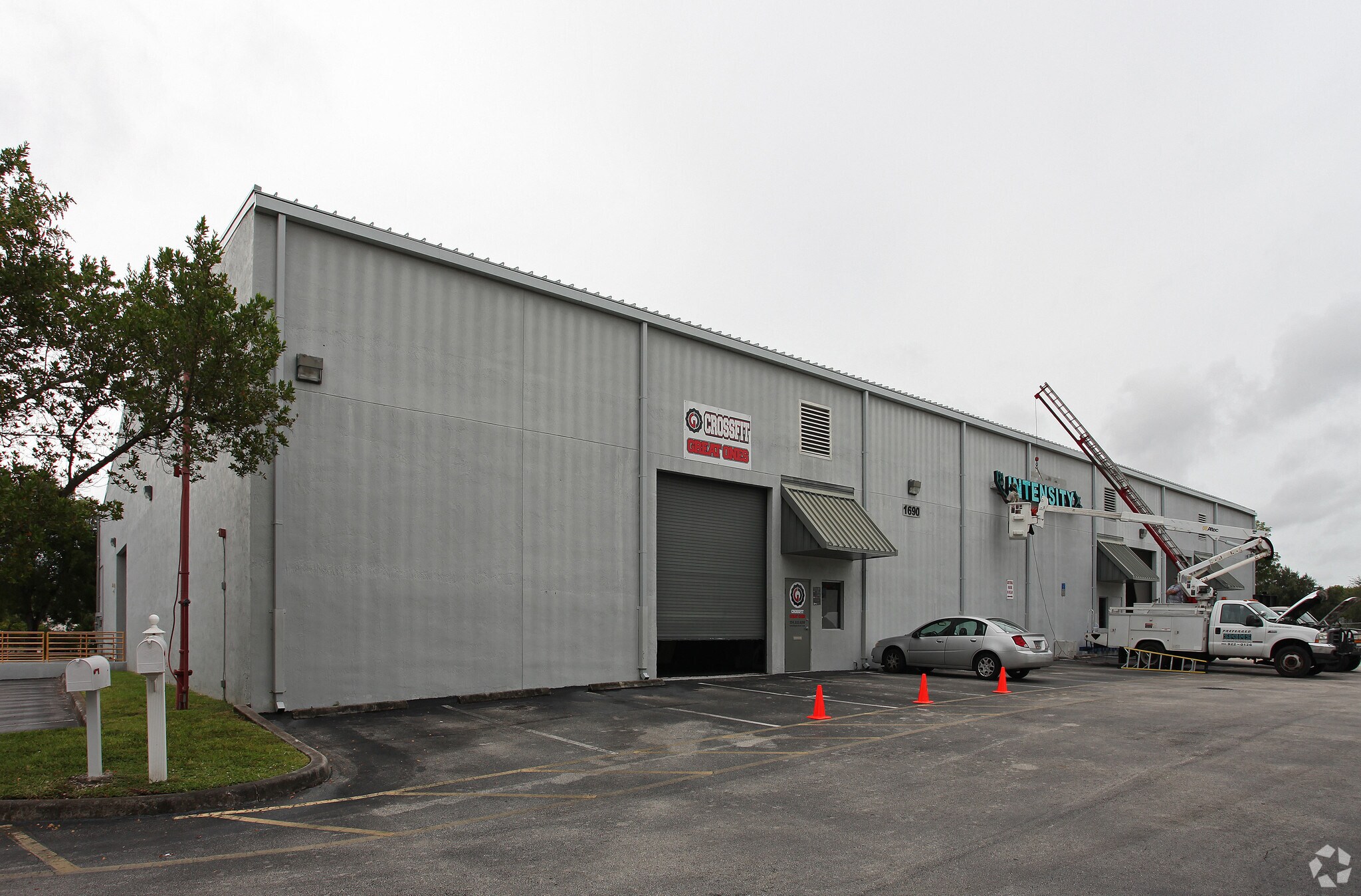 1700 Banks Rd, Margate, FL à louer Photo principale– Image 1 sur 9