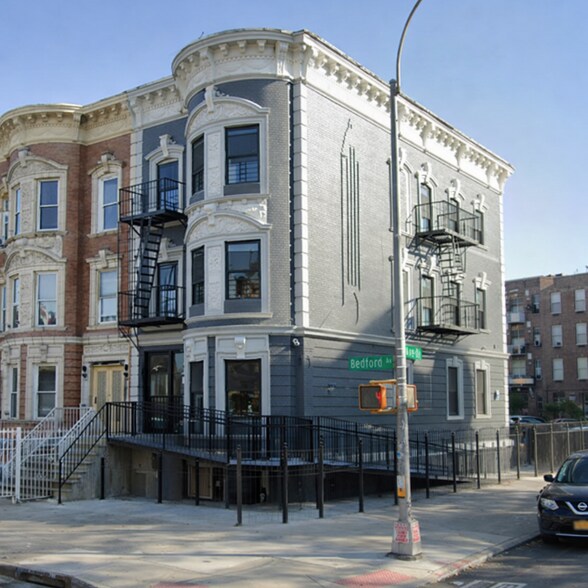 2575 Bedford Ave, Brooklyn, NY à vendre - Photo de l’immeuble – Image 2 sur 7
