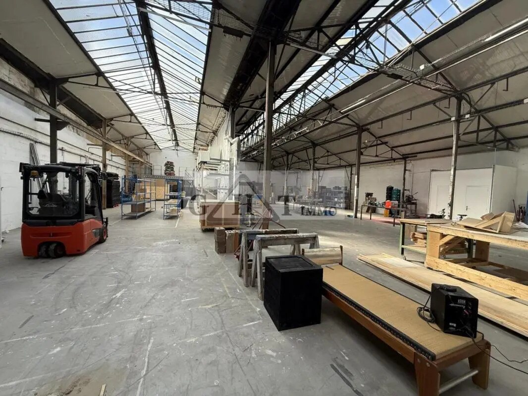 Industriel/Logistique dans Saint-Denis à vendre Photo de l’immeuble– Image 1 sur 13