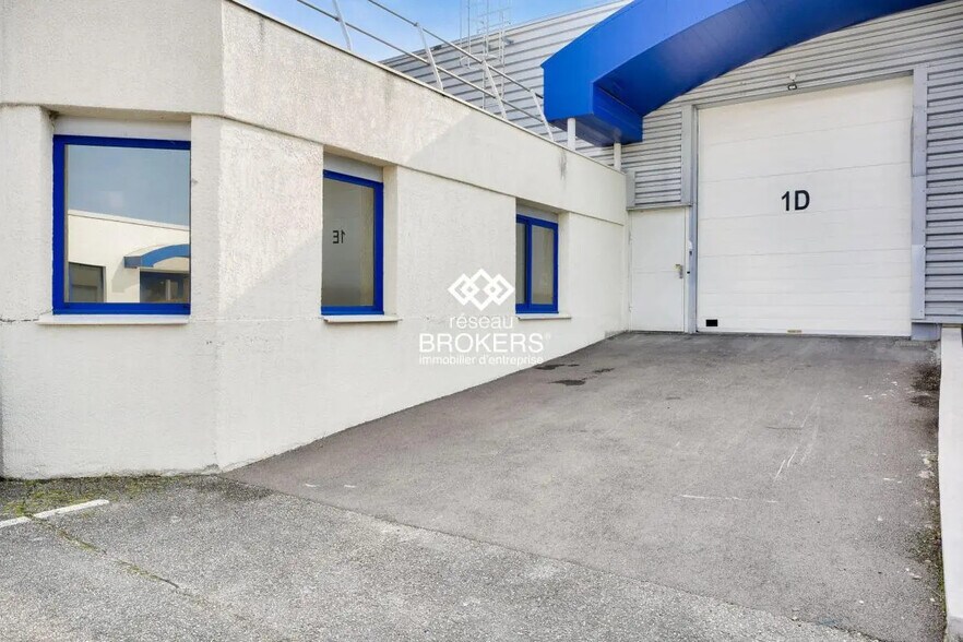 5 Chemin Du Favier, Saint-Genis-Laval à louer - Photo de l’immeuble – Image 3 sur 10