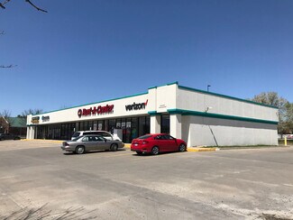 Plus de détails pour 301-311 Angela St, Paola, KS - Local commercial à louer