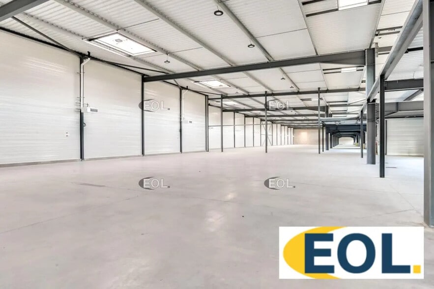 Local d’activités dans Le Thillay à louer - Photo intérieure – Image 2 sur 7