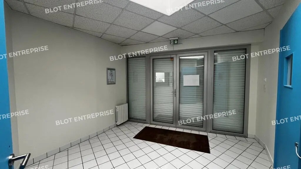 Bureau dans Betton à louer Photo de l’immeuble– Image 1 sur 5