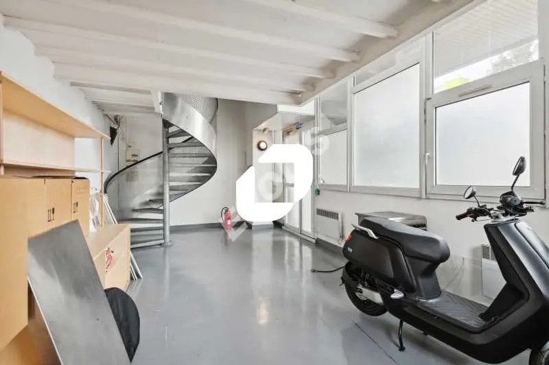 Bureau dans Saint-Denis à vendre - Photo de l’immeuble – Image 3 sur 14