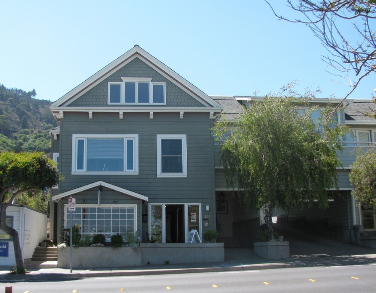 205-211 2nd St, Sausalito, CA à louer - Photo de l’immeuble – Image 3 sur 4