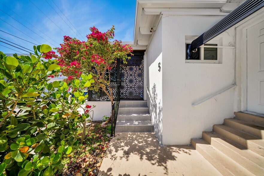 7411 Carlyle Ave, Miami Beach, FL à vendre - Photo de l’immeuble – Image 3 sur 45