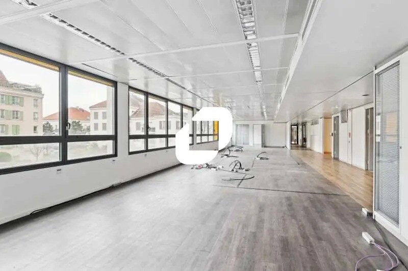 Bureau dans Rueil-Malmaison à vendre - Photo de l’immeuble – Image 3 sur 16