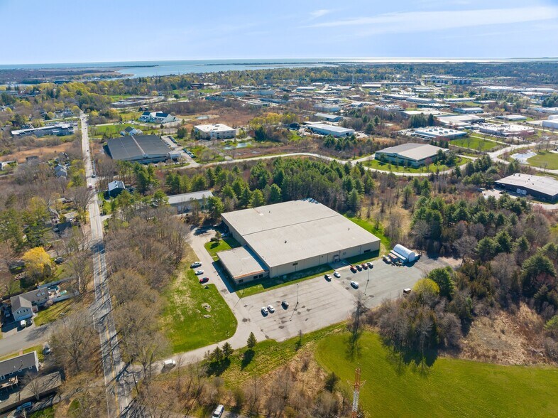 25 Hale St, Newburyport, MA à louer - Photo de l’immeuble – Image 1 sur 5
