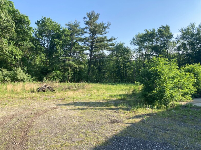 128 Worcester Providence Tpke, Millbury, MA à vendre - Photo de l’immeuble – Image 3 sur 3