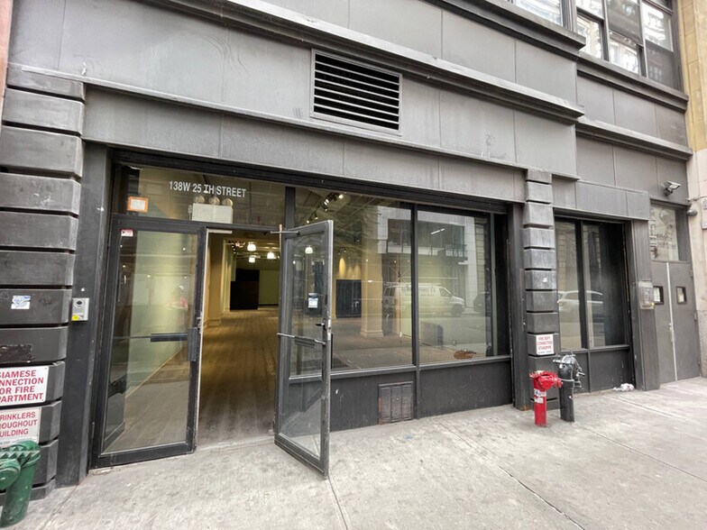 138 W 25th St, New York, NY à louer - Photo de l’immeuble – Image 2 sur 2