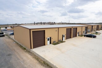 7977 Old Bastrop Rd, New Braunfels, TX à louer Photo intérieure– Image 1 sur 5