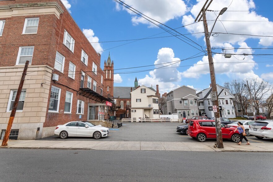 459 Broadway, Everett, MA à louer - Photo de l’immeuble – Image 3 sur 32