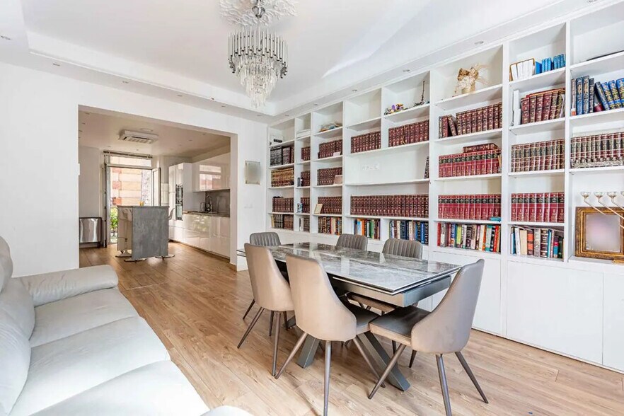 Bureau dans Neuilly-sur-Seine à vendre - Photo de l’immeuble – Image 2 sur 10