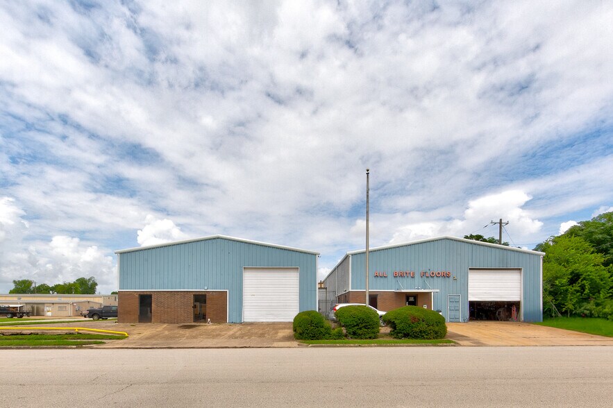 10002 Grover Ln, Houston, TX à vendre - Photo de l’immeuble – Image 3 sur 12