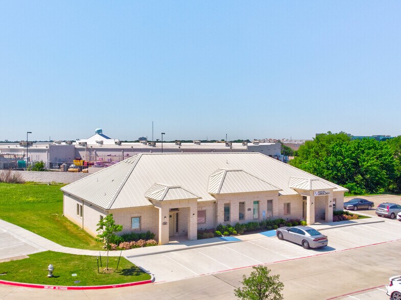 6138 Precinct Line Rd, Hurst, TX à louer - Photo de l’immeuble – Image 2 sur 5