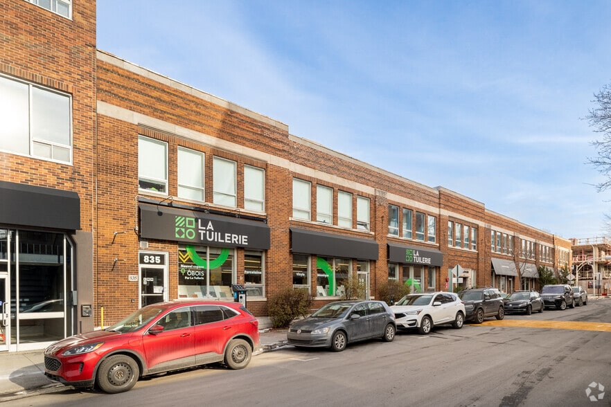 815-825 Av Querbes, Outremont, QC à louer - Photo de l’immeuble – Image 1 sur 7