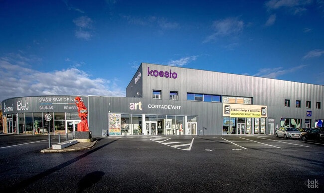 Plus de détails pour Local commercial à louer