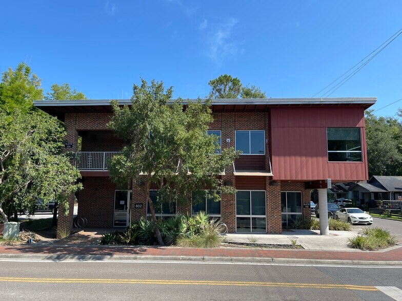 802 NW 5th Ave, Gainesville, FL à louer - Photo de l’immeuble – Image 2 sur 14