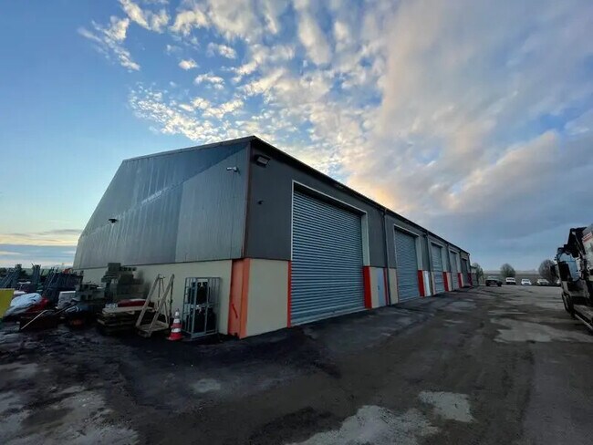 Plus de détails pour Bureau, Local d'activités à louer