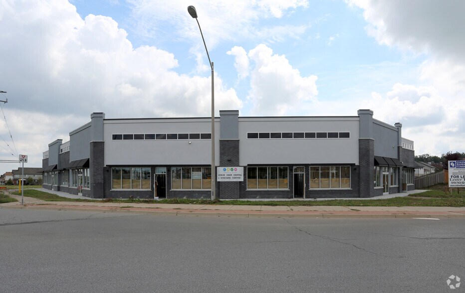 125 Seabrook Dr, Kitchener, ON à louer - Photo de l’immeuble – Image 2 sur 7