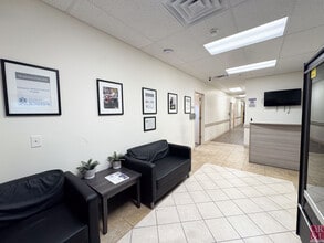 1 Herald Sq, New Britain, CT à louer Photo intérieure– Image 2 sur 10