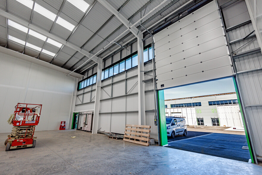 3A-3G Bankhead Av, Edinburgh à louer - Photo de l’immeuble – Image 3 sur 16
