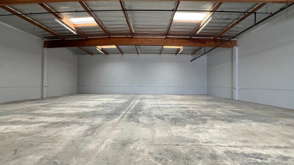2102 Seaman Ave, South El Monte, CA à louer - Photo de l’immeuble – Image 2 sur 5