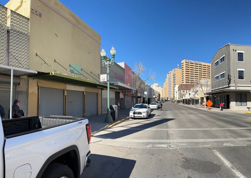 225 S Stanton St, El Paso, TX à louer - Photo principale – Image 1 sur 6