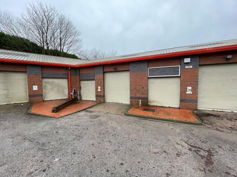Units 17-21, Station St, Leek à louer - Photo de l’immeuble – Image 3 sur 24