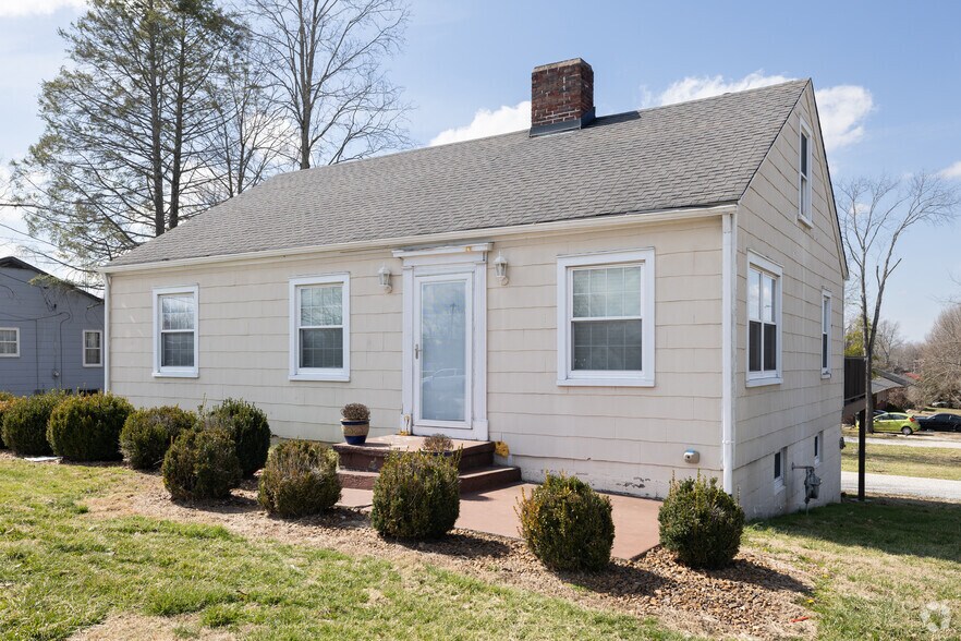 1512 N Washington Ave, Cookeville, TN à louer - Photo principale – Image 1 sur 1