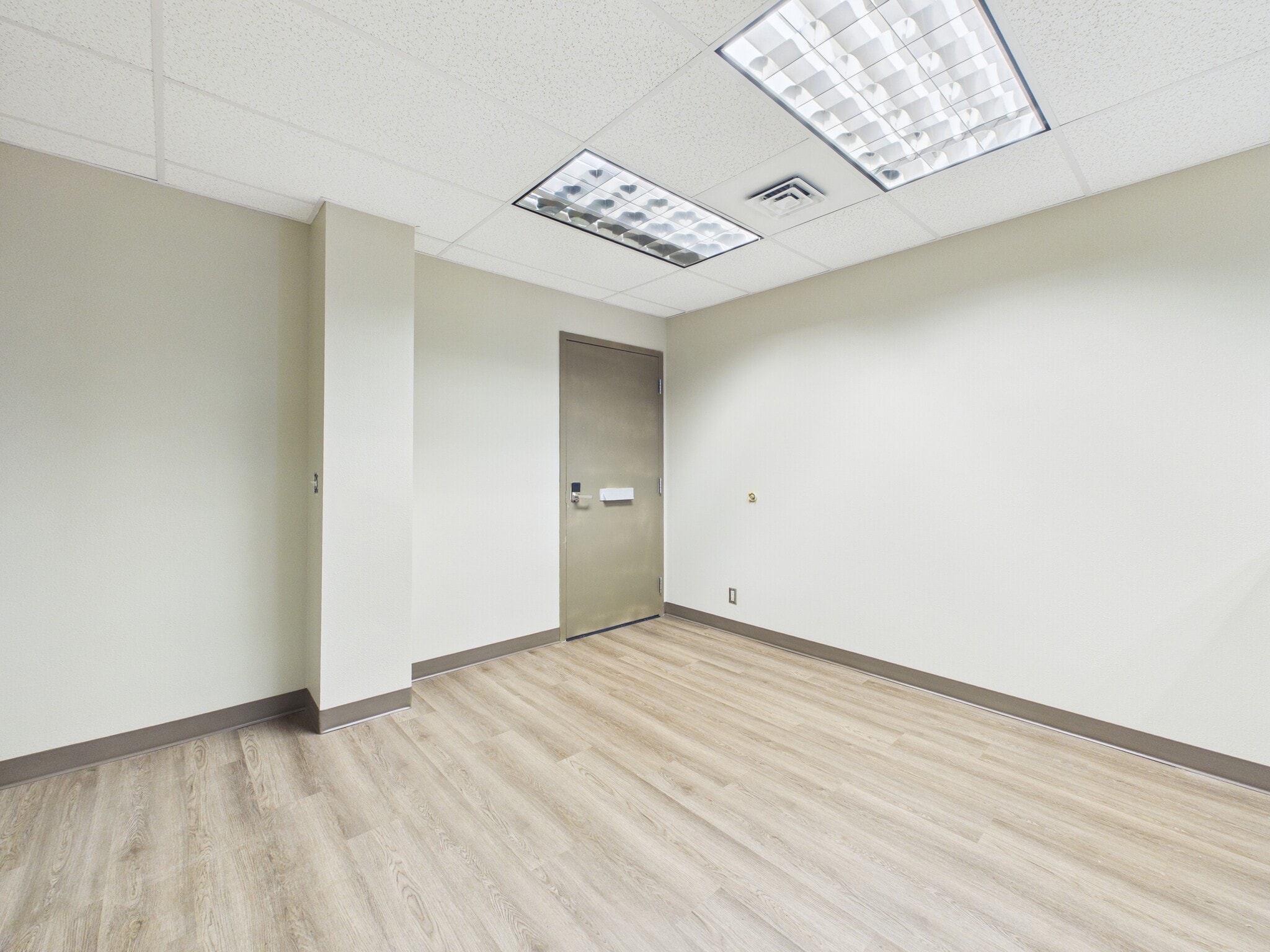 12615 E Mission Ave, Spokane Valley, WA à louer Photo intérieure– Image 1 sur 11