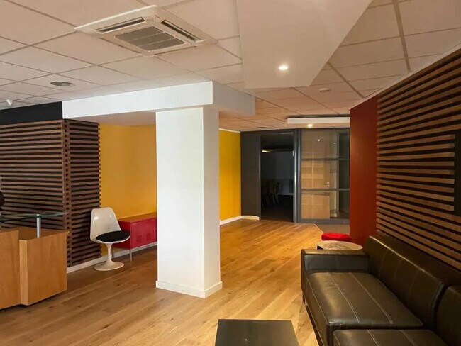 Plus de détails pour Bureau à vendre