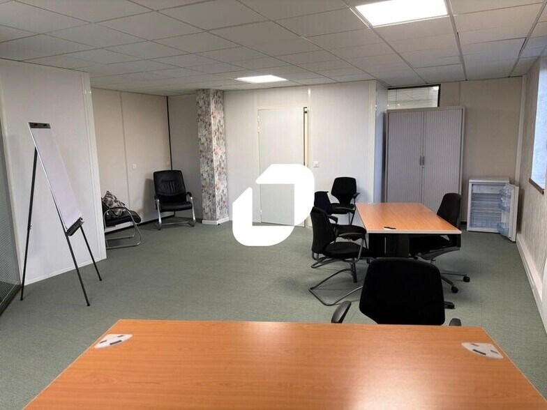 Bureau dans Chatou à louer - Photo intérieure – Image 2 sur 3