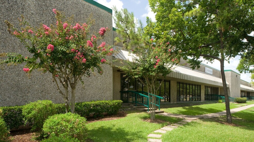 3701-3749 Yale St, Houston, TX à louer - Photo de l’immeuble – Image 1 sur 11