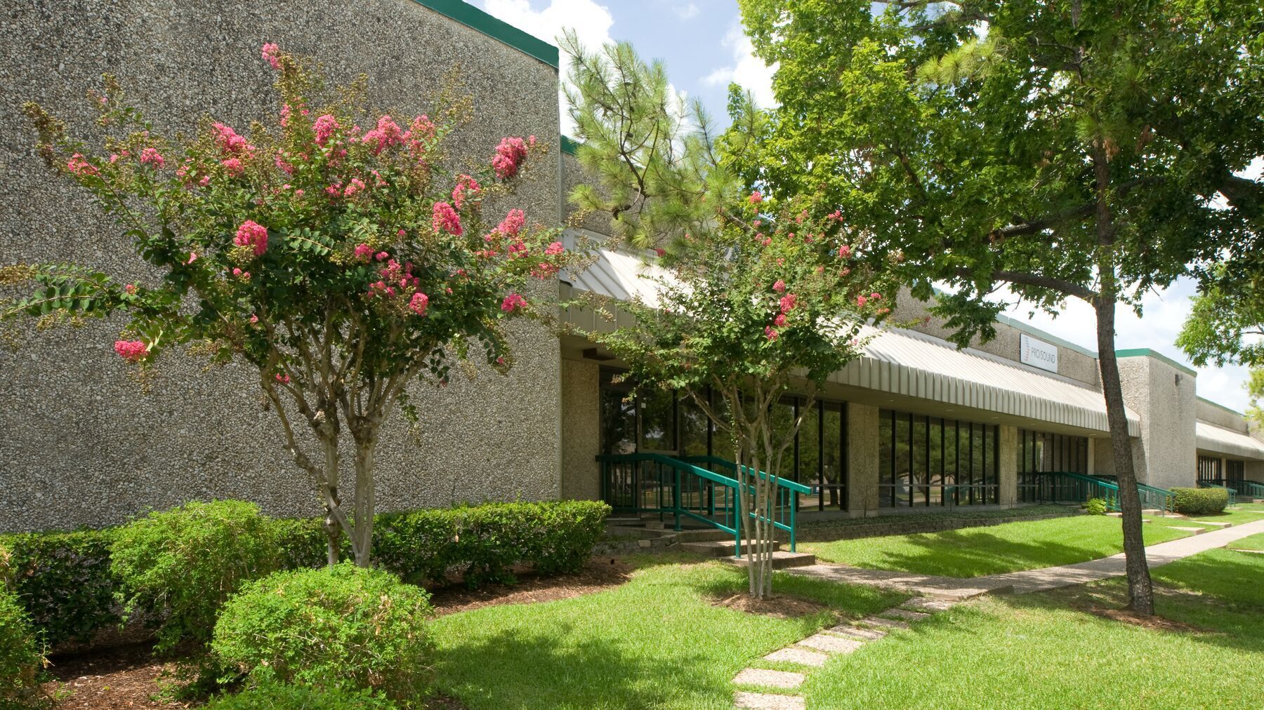 3701-3749 Yale St, Houston, TX à louer Photo de l’immeuble– Image 1 sur 12