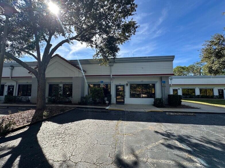 1825 Business Park Blvd, Daytona Beach, FL à louer - Photo principale – Image 1 sur 8