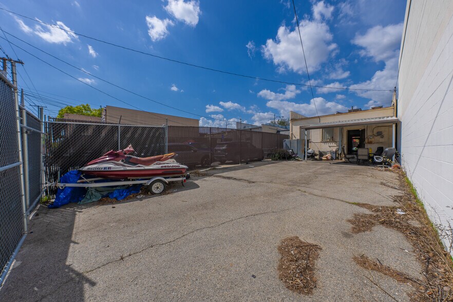 2212 Burbank Blvd, Burbank, CA à vendre - Photo de l’immeuble – Image 2 sur 24