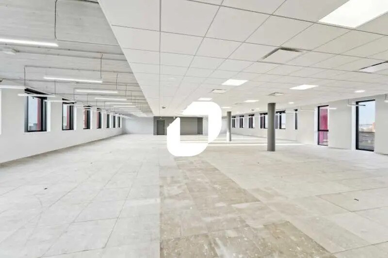 Local commercial dans Saint-Denis à louer - Photo de l’immeuble – Image 3 sur 22