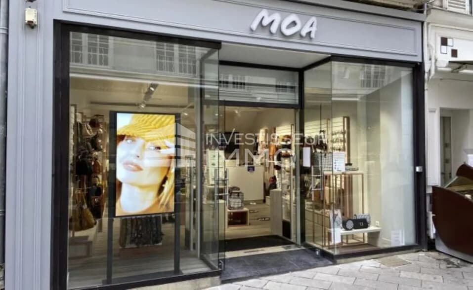 Local commercial dans Poitiers à louer - Photo de l’immeuble – Image 2 sur 2