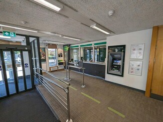 Plus de détails pour 38 Chapel Ln, Liverpool - Local commercial à louer