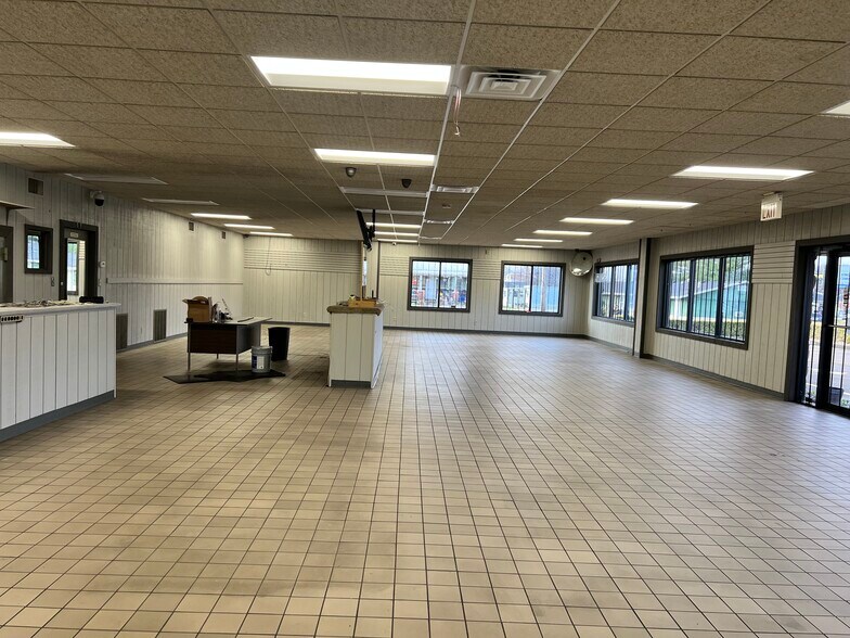 1650 N Green St, Henderson, KY à louer - Photo de l’immeuble – Image 3 sur 16