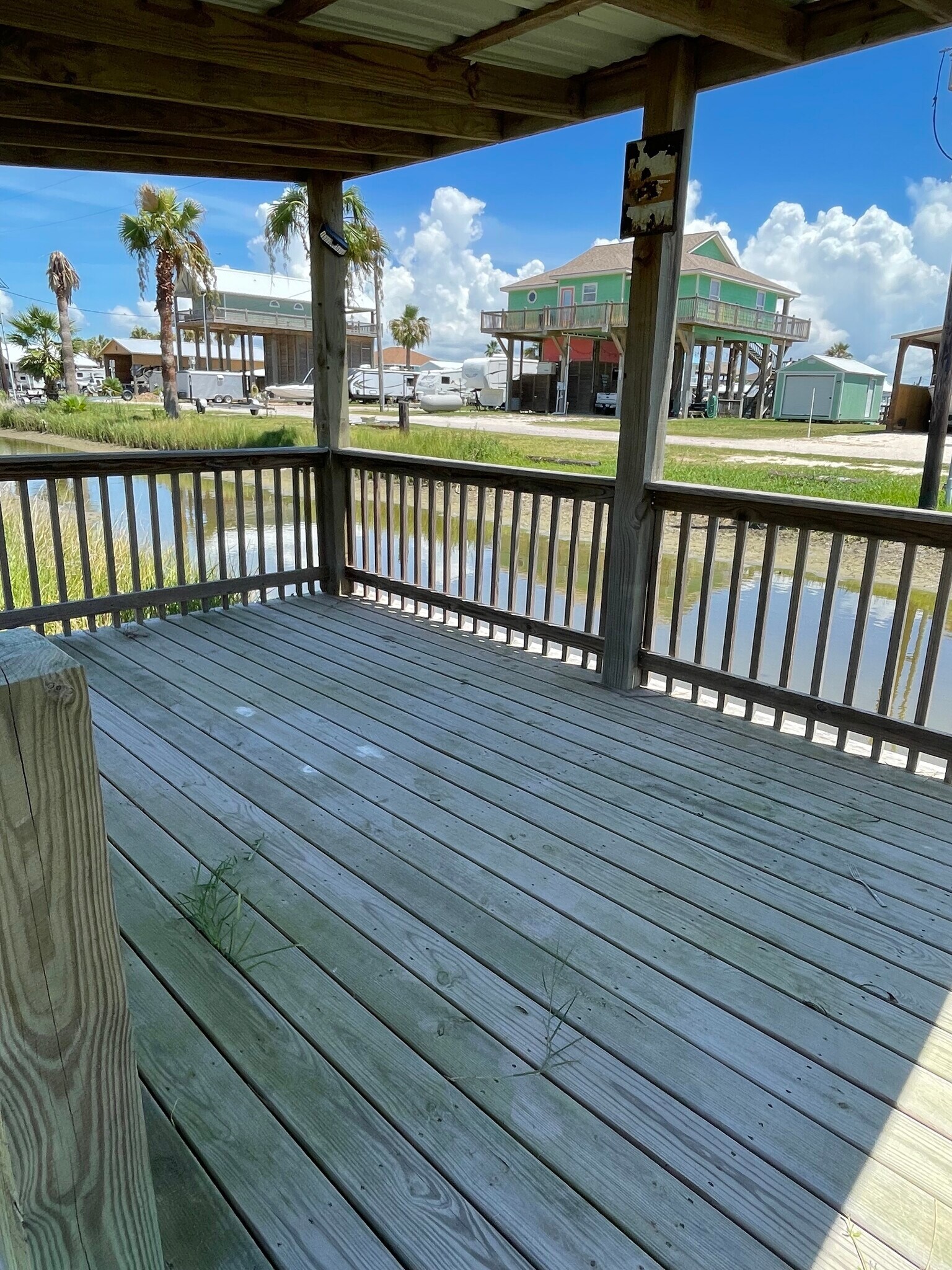 1204 Monkhouse, Crystal Beach, TX à vendre Photo principale– Image 1 sur 10