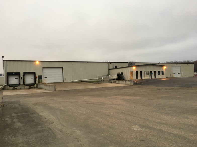 810 N Front St, New Ulm, MN à louer - Photo principale – Image 1 sur 5
