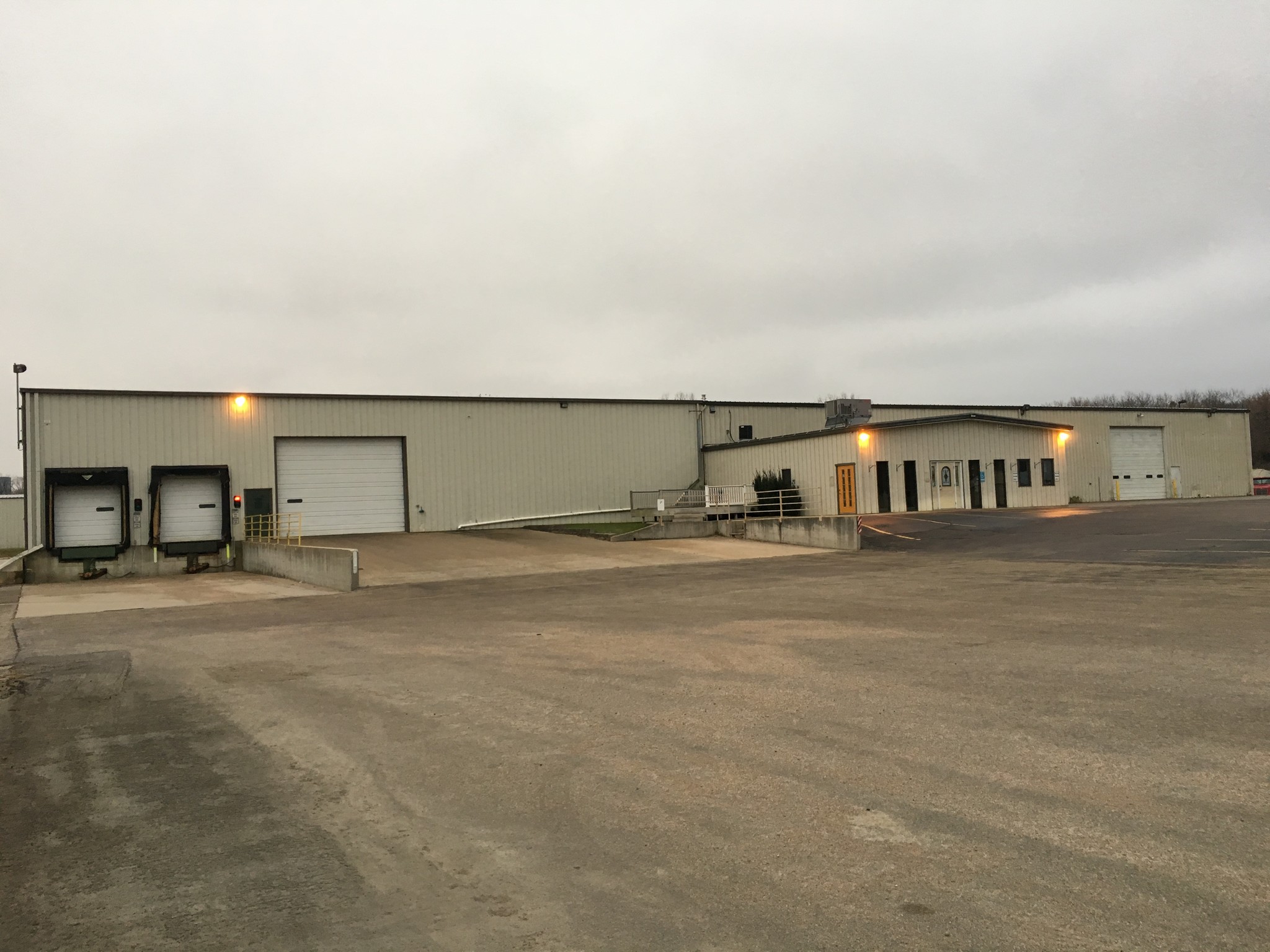 810 N Front St, New Ulm, MN à louer Photo principale– Image 1 sur 6