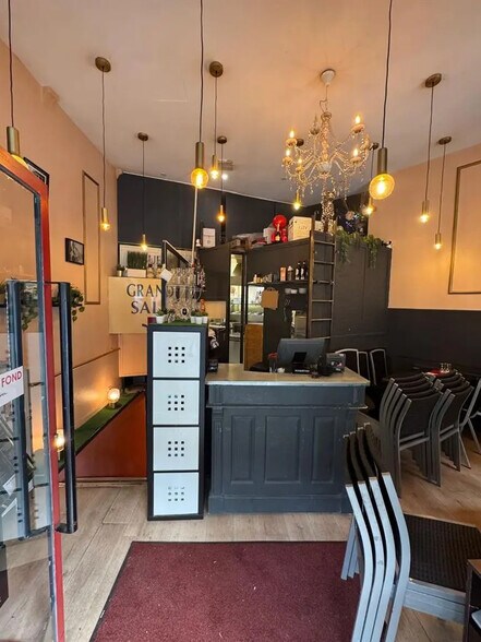 Local commercial dans Paris à louer - Photo de l’immeuble – Image 3 sur 4