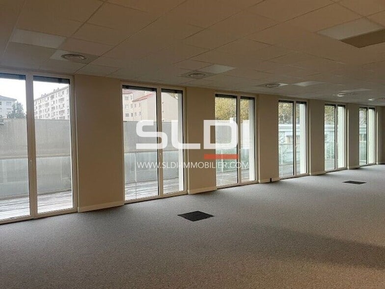 70 A Cours Tolstoï, Villeurbanne à vendre - Photo intérieure – Image 3 sur 9