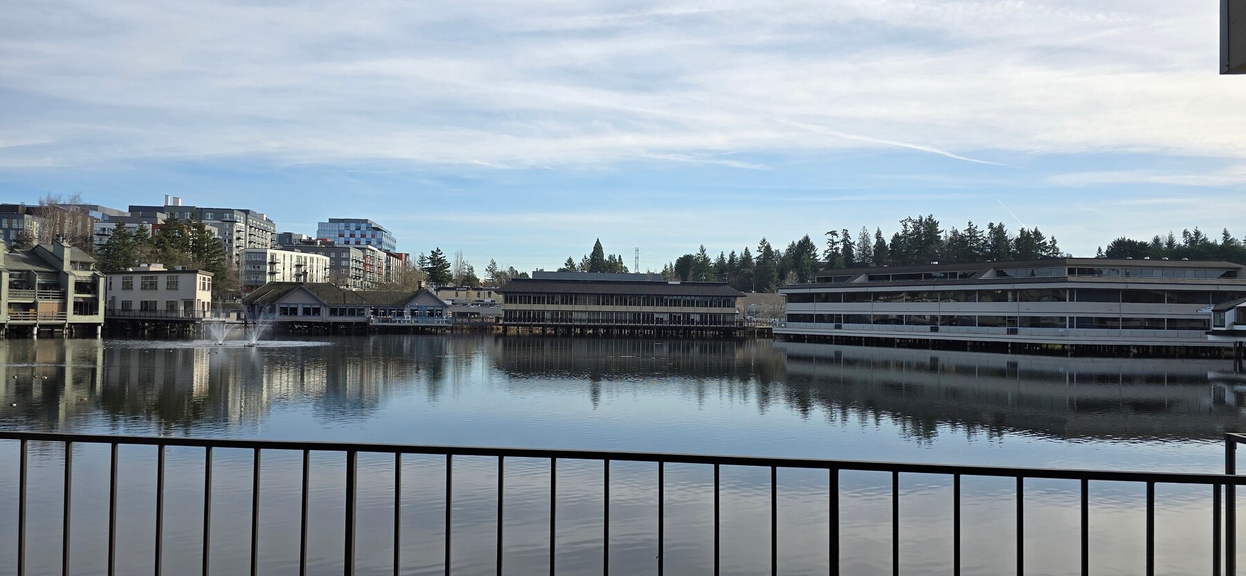 9 Lake Bellevue Dr, Bellevue, WA 98005 - Lot 114+116 -  - Photo intérieure - Image 2 of 5