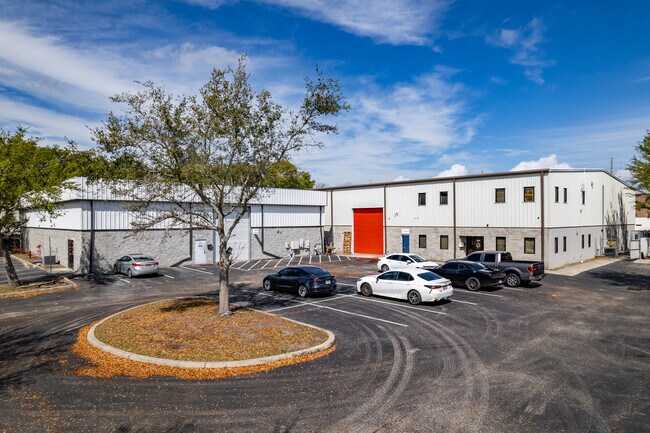 Plus de détails pour 4507 36th St, Orlando, FL - Industriel/Logistique à louer