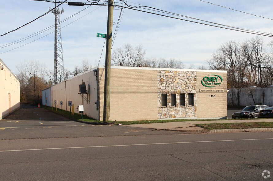 1367 East St, New Britain, CT à vendre - Photo de l’immeuble – Image 2 sur 5